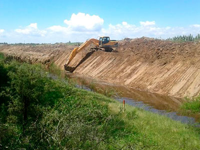 Construcción de canal para conducción de agua